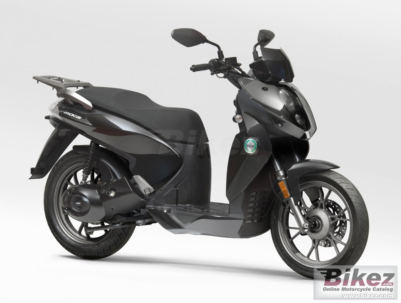 Macis 125