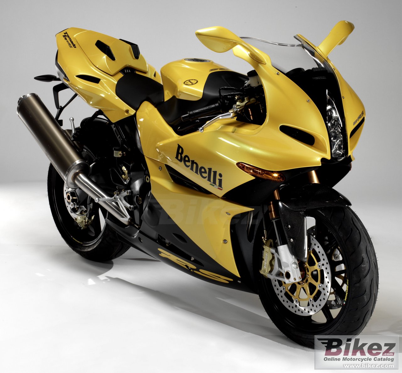 Tornado Tre 900 Rs