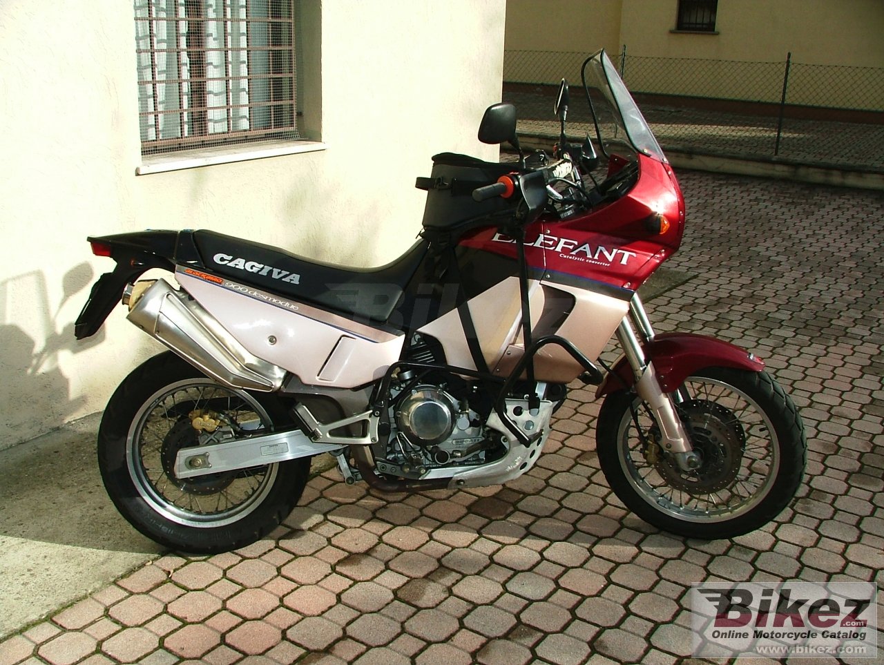 900 Elefant