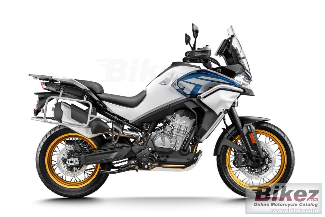 Moto 800Mt Explore