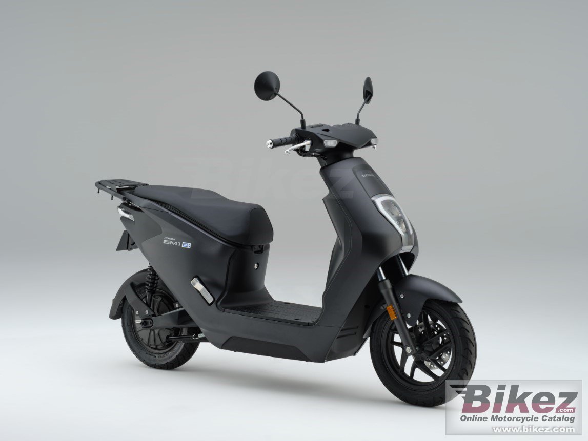 Em1 E