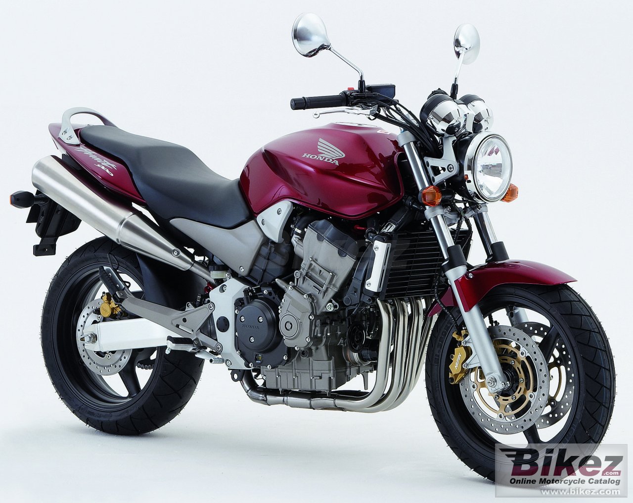 Hornet 900