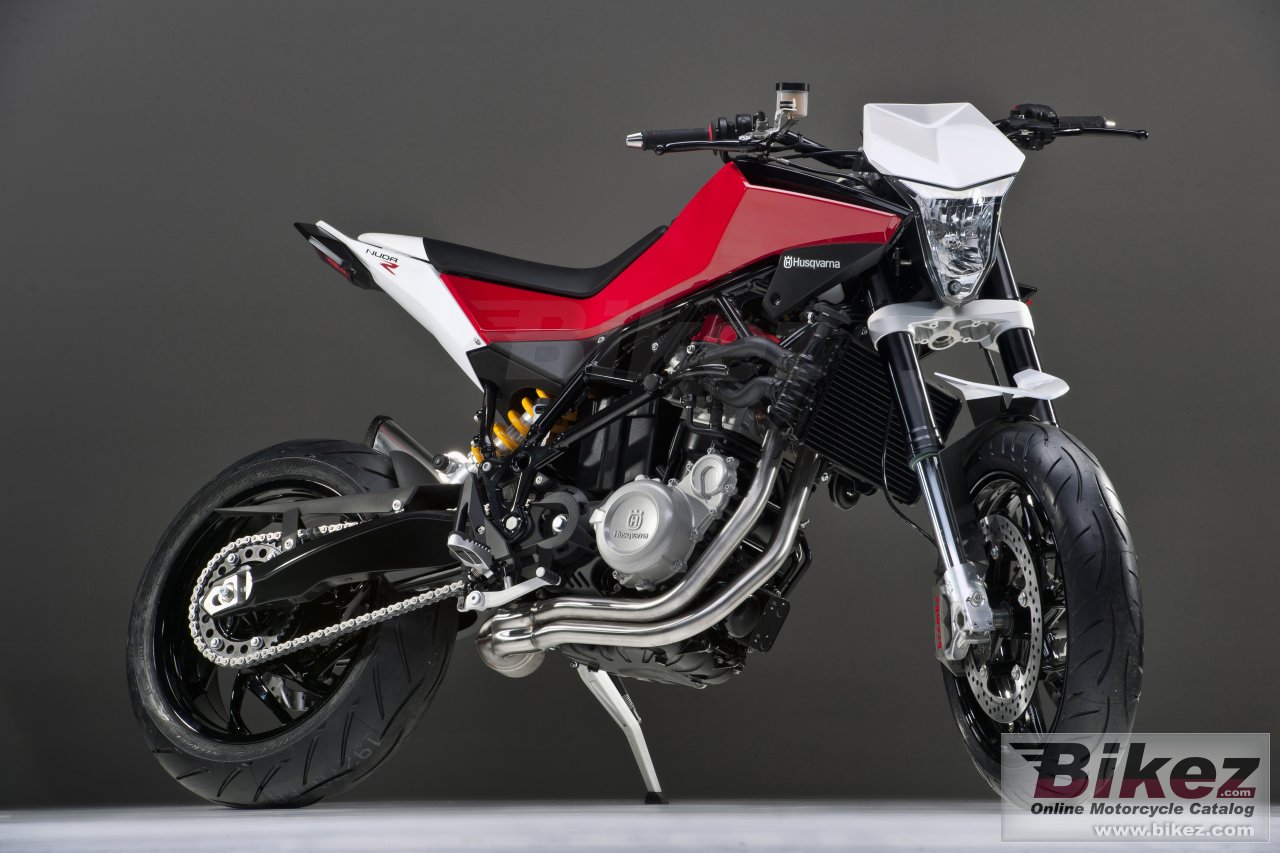 Nuda 900