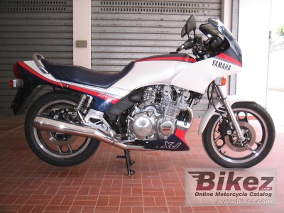 Xj 900 F